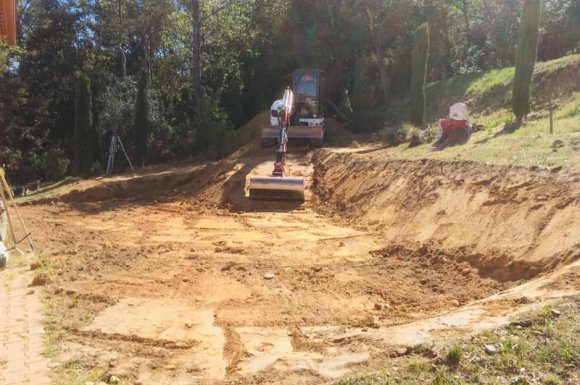 Terrassement de terrain pour construction de maison individuelle Souvignarges 